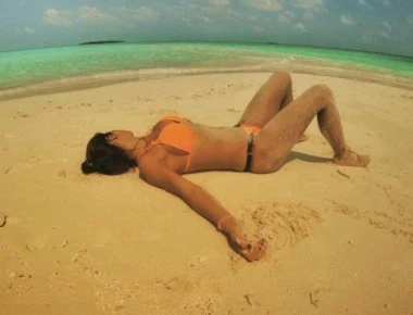 Κυριακή Κατσογρεσάκη: Η Κρητικιά αεροσυνοδός που μάγεψε τη βασιλική οικογένεια της Σ. Αραβίας (φωτό, βίντεο)